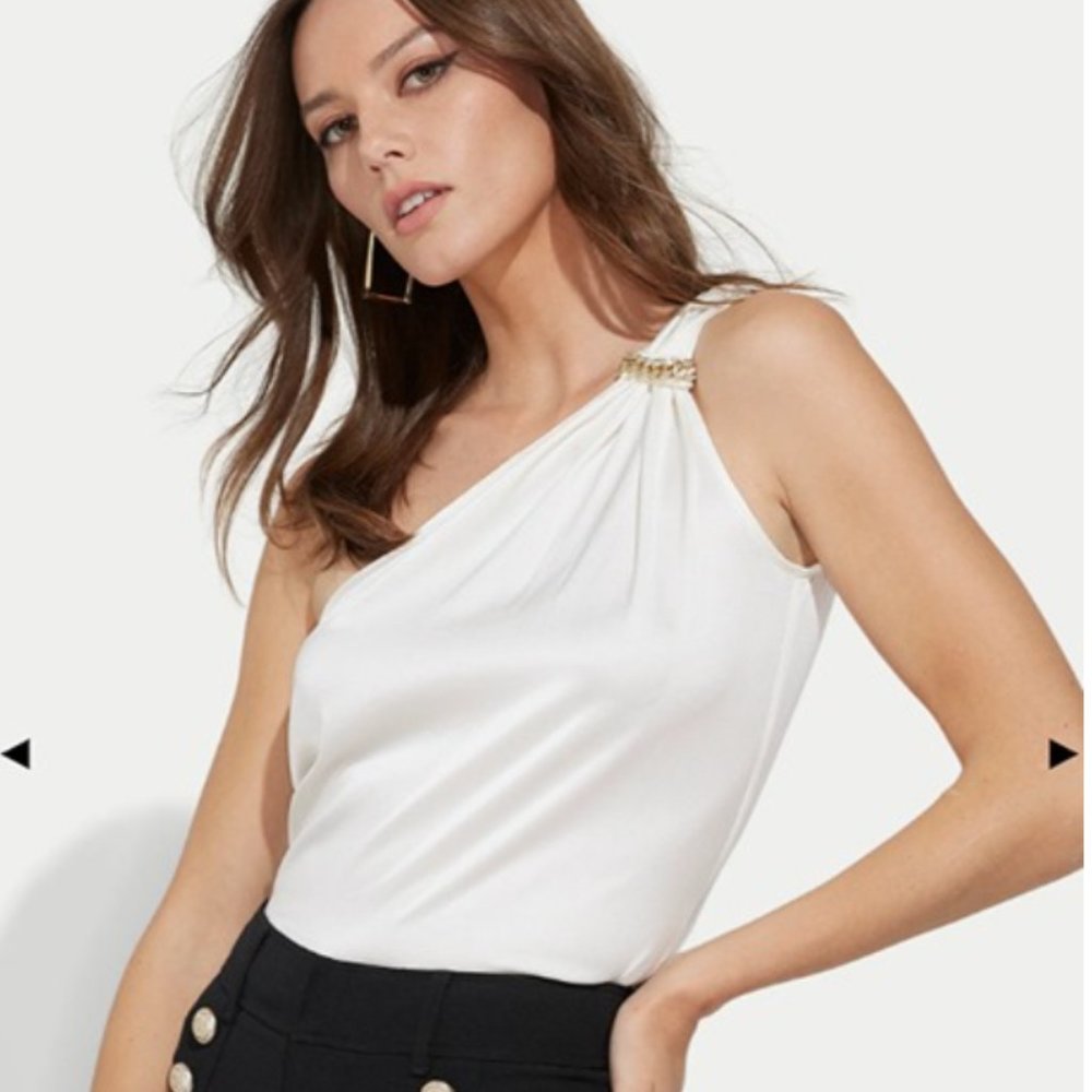 NWT Generation Love Lia Crystal Chain Blouse. Size Small